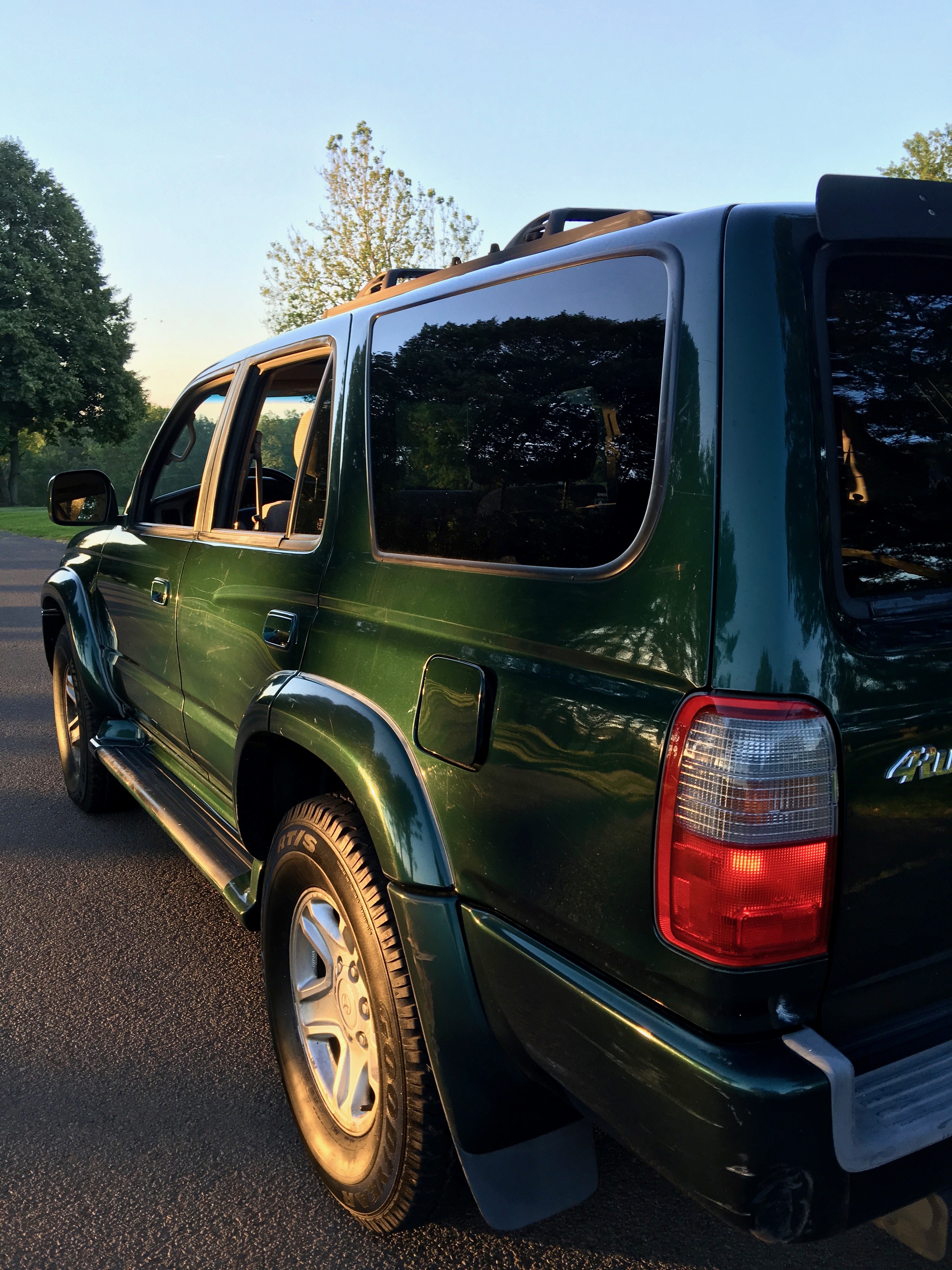 2000 Toyota 4Runner 3.4L V6 4WD 5 Speed Manual 129K - 3rd Gen - Our Pro Recon - New Clutch, Timing Belt and Waterpump, New Valve Cover Gaskets, New Spark Plugs, New Alternator, New Radiator, New Muffler and Tailpipe, New Rear Coil Springs, New Rear Shocks, New Brakes, New Tires, Frame Descaling, Applied Rust Converter Rust Mort, Sealed Frame with Fluid Film, New Bumpers - Beautiful Engine - has No Leaks — photo 26